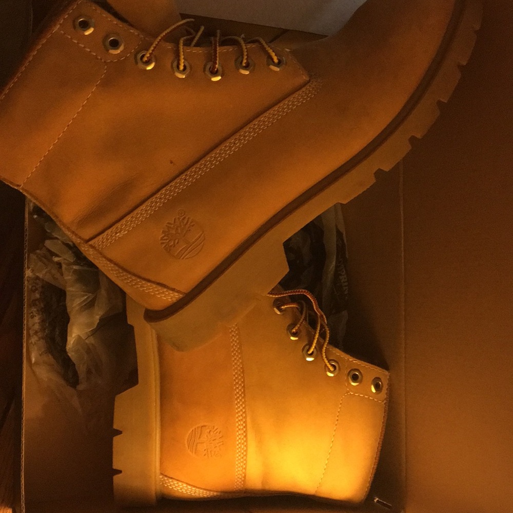 Men’s size 9 timberlands